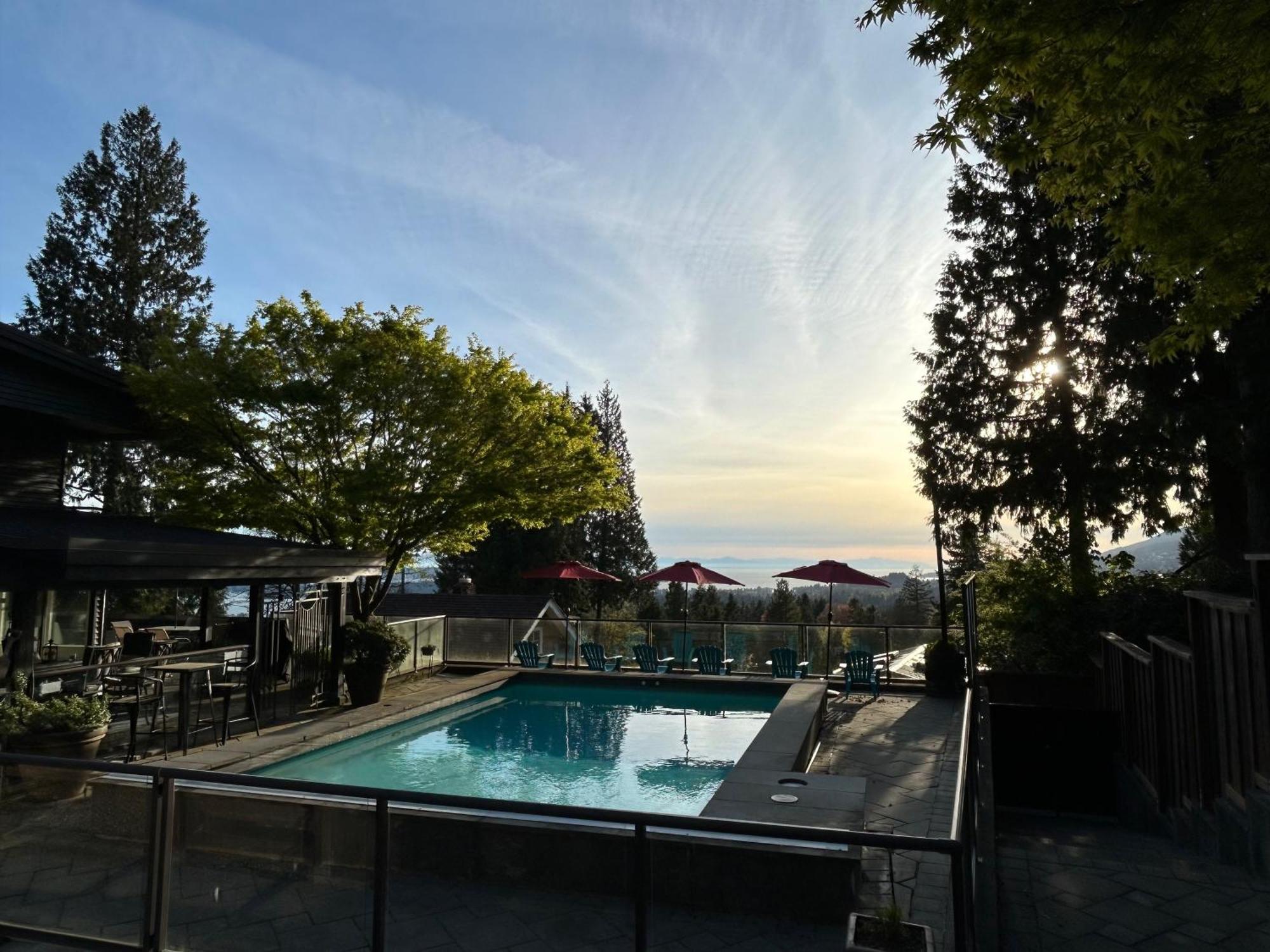 Seymour Private Bedroom, Ensuite Bathroom With Shared Pool, Hot Tub With Views Норт Ванкувър Екстериор снимка