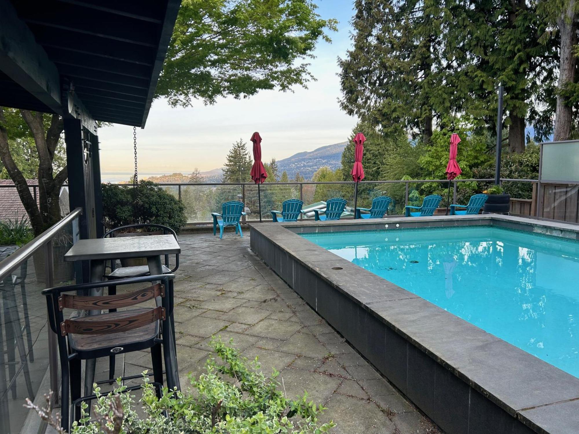 Seymour Private Bedroom, Ensuite Bathroom With Shared Pool, Hot Tub With Views Норт Ванкувър Екстериор снимка