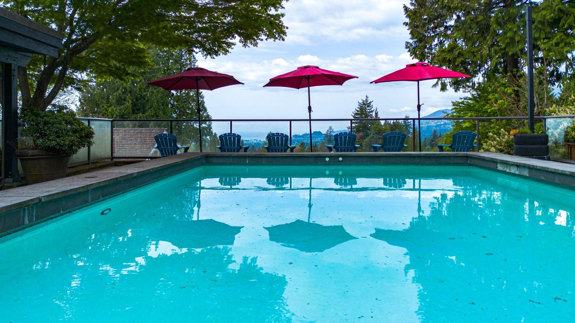 Seymour Private Bedroom, Ensuite Bathroom With Shared Pool, Hot Tub With Views Норт Ванкувър Екстериор снимка